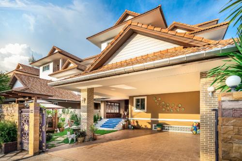 Phuket Pool Villa Sea view at town