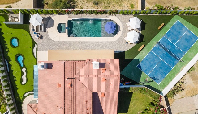 Pickleball Paradise - Monster putting green and private pickleball court in the heart of the desert