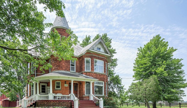 Picturesque Victorian Farmhouse and Equine Estate