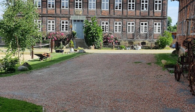 Piepenbrinks Hof . with dog/horse