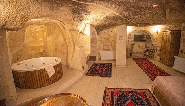 Pietra Cave Suites