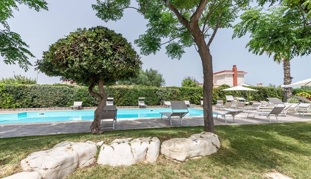 Pietramare Luxury - Ruby by Rentbeat