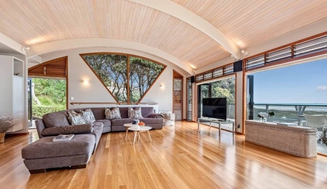 Piha beach house