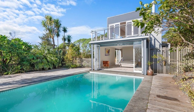 Piha Pool Oasis