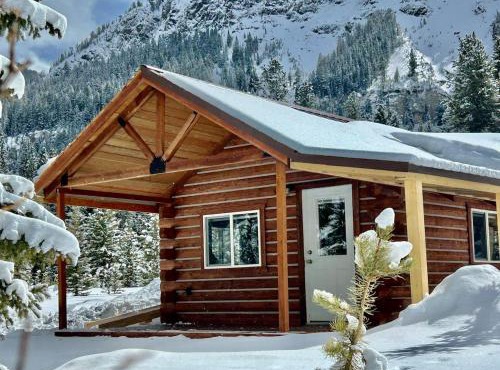 Pilot Peak Cabin