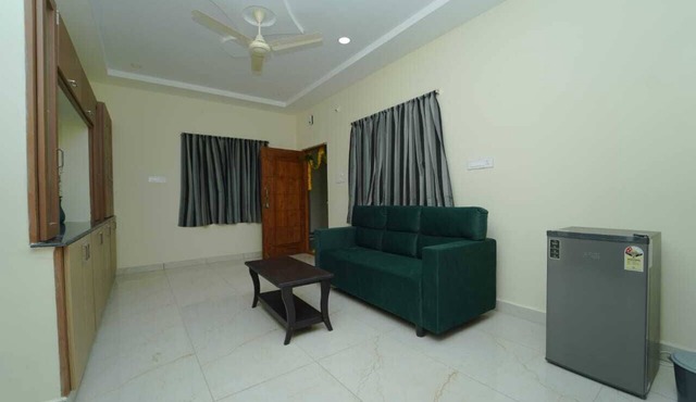 Pinaka Homestay, A charming 2-bedroom flat with AC, WiFi in pleasant Tirupati
