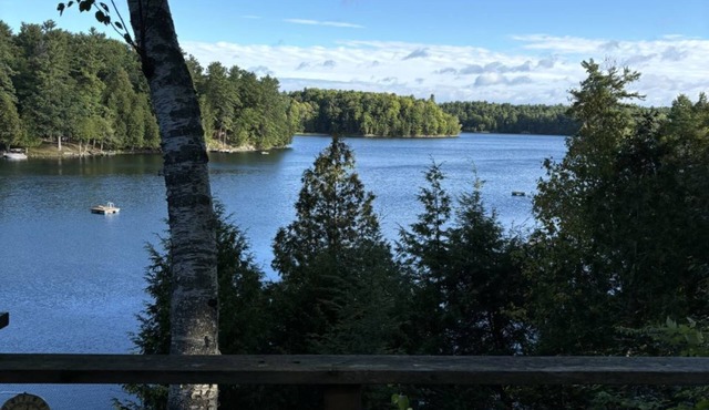 Pine Bay Hideaway. Perfect waterfront escape in a lakeside retreat!