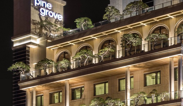Pine Grove Hotel