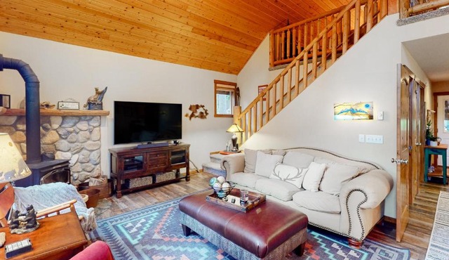 Pine-Loch Sun Retreat