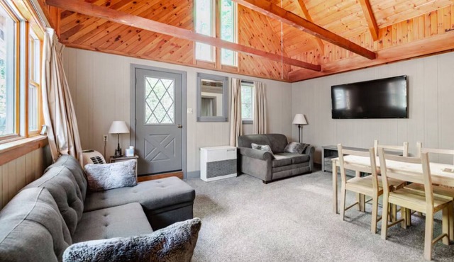 Pine Loft at Jay Chalet is a cozy retreat for all seasons