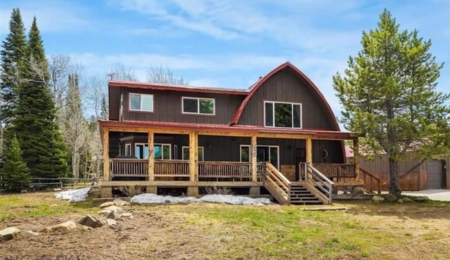 Pine Mountain Lodge, your Yellowstone basecamp and mountain retreat