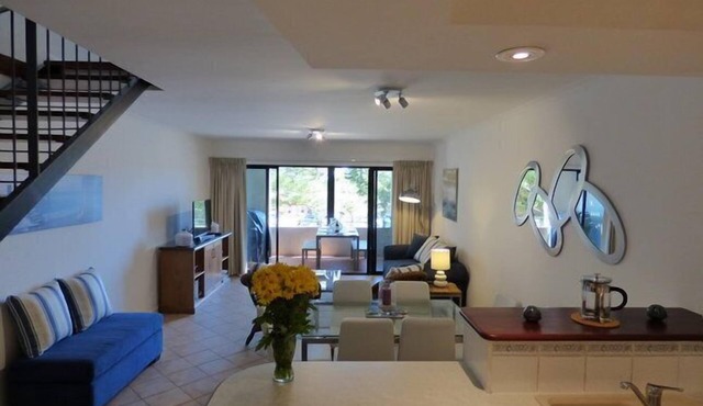Pine View Apartment - Fremantle CBD .