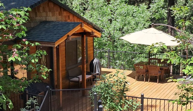 Pine View Paradise, comfy retreat w/stunning views, 10 mins. to Jenkinson Lake!
