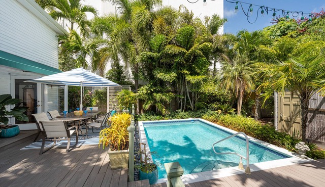 Pineapple Cottage - Top-Rated Stay - Private Pool - 2BD/2.5Bath