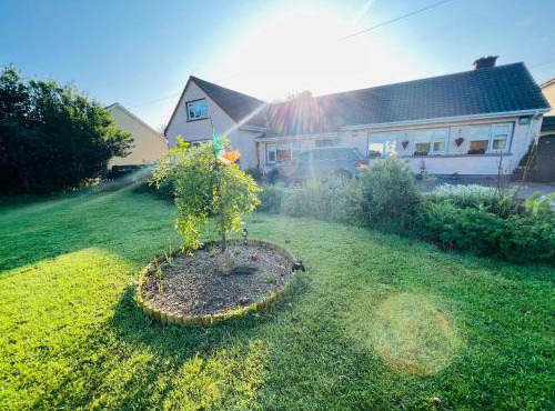 PINEBROOK House double bed Small En-suite Free Parking
