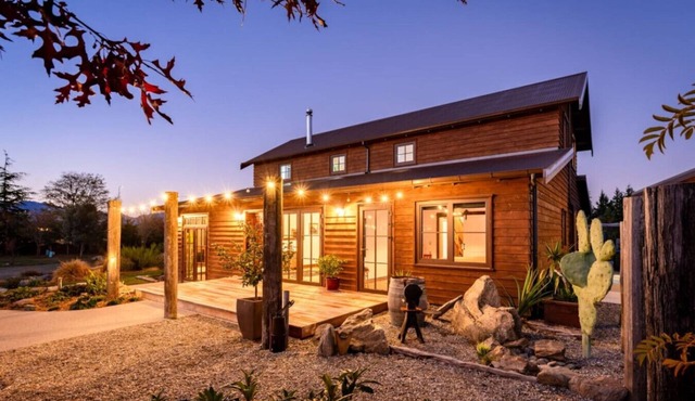 Pinerock Hosted by NZSIR Luxury Rental Homes