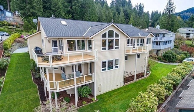 Pinnacle Perch, 5 min walk to Lake whatcom. Golf, Pool, Trails, Biking and View