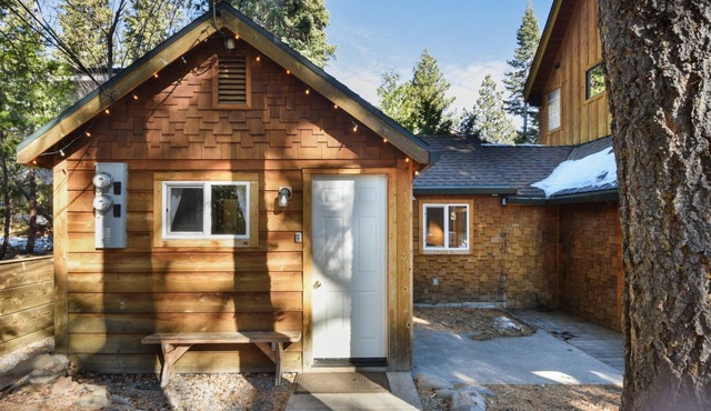 Pioneer Bungalow - Walk to Tahoe City