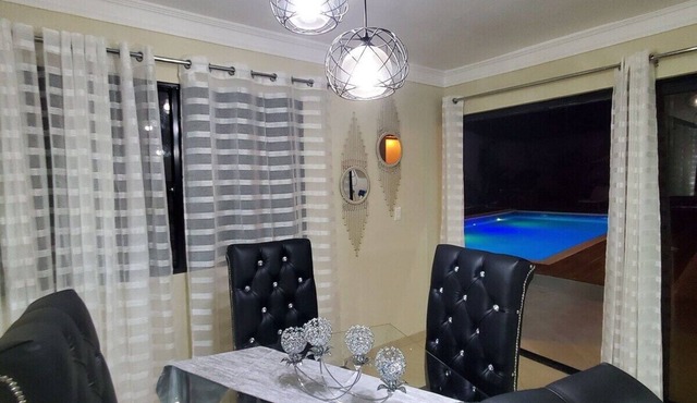 Piscina Privada Grande, BBQ Alojamiento