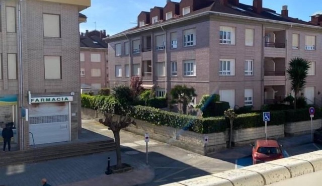 Piso a 50 m de la Playa en Somo con Garaje Privado