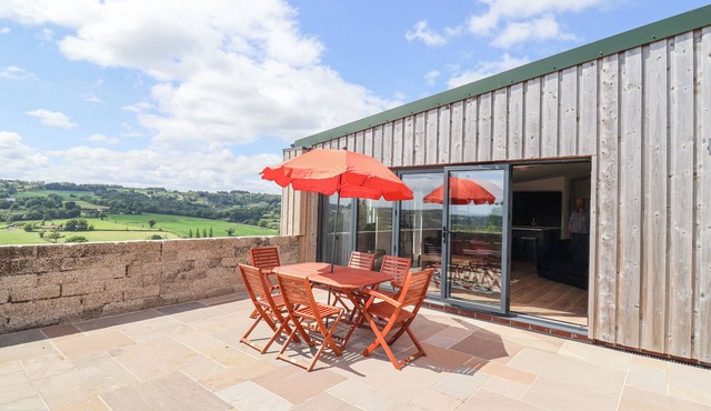 PIT CLOSE, pet friendly, luxury holiday cottage in Dalwood