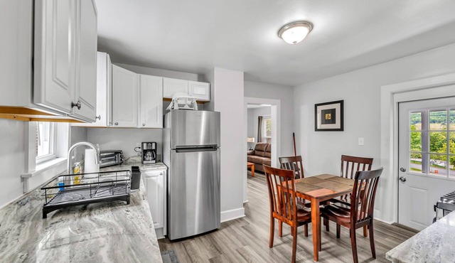 Pitcher's Paradise Apt 3 - All Star Baseball Rentals