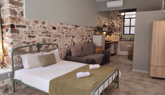 Pithari - Studio Apartment in the old Town of Nafplion