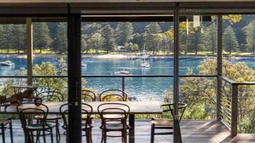 Pittwater Waterfront Retreat Ferry or Water Access