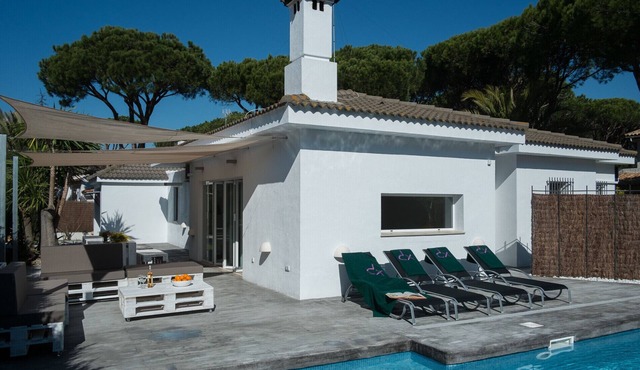 Pitusas. Cosy cottage, loads of sun, beach 500m