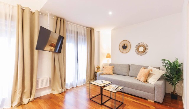 Plaça Catalunya Duplex 2-2- Holiday rental in Girona | Bravissimo