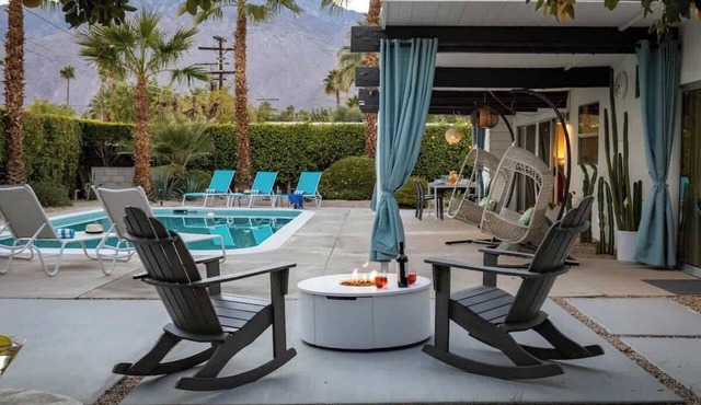 Plaimor Palms - Classic Remodeled Mid-Century Alexander!