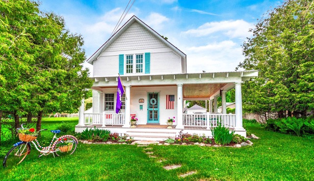 Plan your Getaway to Beautiful Harbor Springs Today
