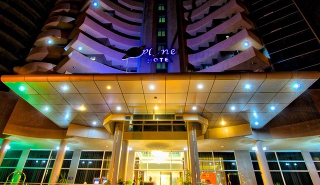 Planet Hotel