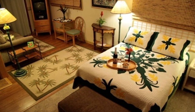 Plantation Style Studio & Courtyard Garden In Koloa