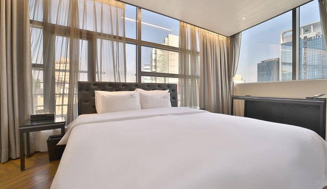 Platinum Hotel