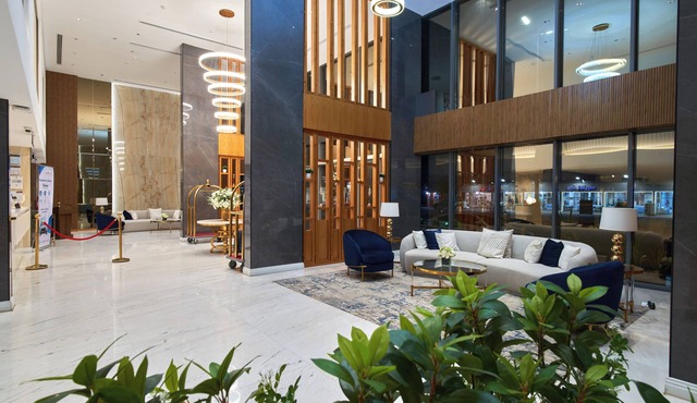 Platinum Hotel
