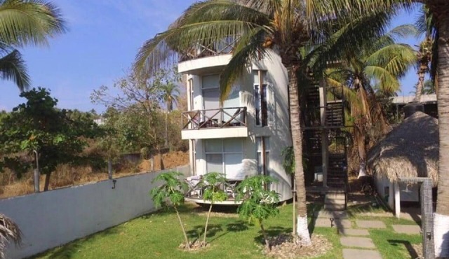 Playa Bruja Zicatela Apt. 1, Beach Front, Kitchen, Starlink, Pool & More