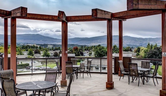 Playa del Sol Creek Side Getaway!