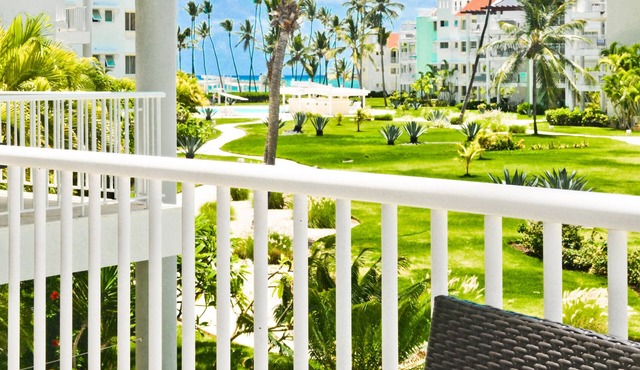 Playa Turquesa - B-201 - Premier Beachfront Ocean & Garden View - 80mbps Wifi