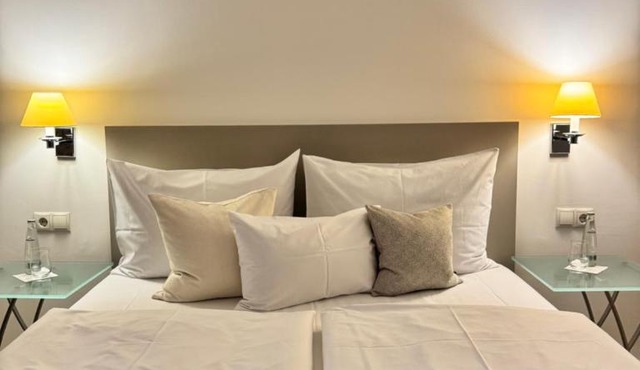 Plaza Rooms & Studios