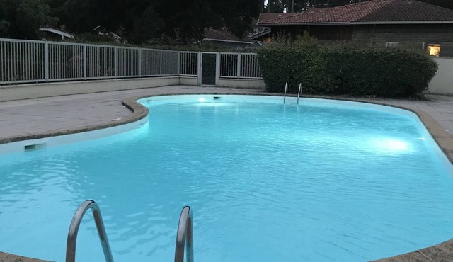 Pleasant 4/5-person apartment with swimming pool