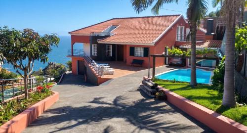 Pleasant Apartment with Private Pool in Lombo Do Doutor - 50 m²