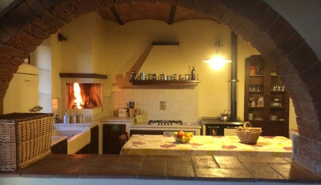 pleasant characteristic farmhouse in a part of the Chianti ideal for visiting the most important towns