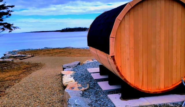 Pleasant Harbour Oceanfront Hot-tub -Outdoor Sauna -Kayaks
