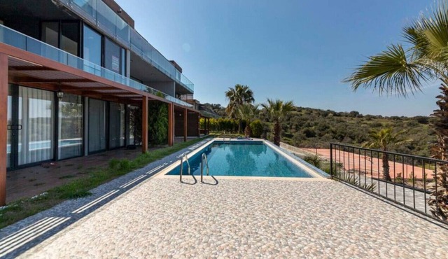 Pleasant Home with Shared Pool in Bodrum
