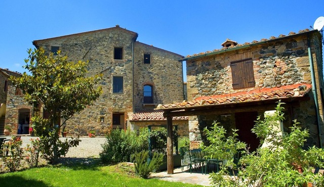 Pleasant holiday home in Montecastelli Pisano