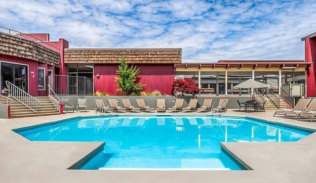 Pleasant Stay! 2 Comfortable Units for Families, w/Free Parking, Onsite Pool!