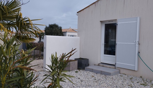Pleasant studio with private courtyard