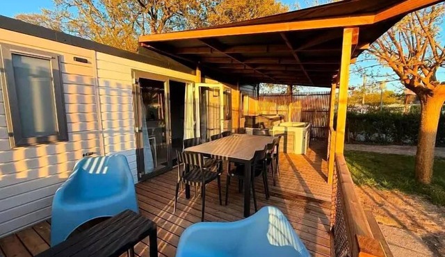 PLENITUDE Collection - 4-bedroom, 2-bathroom mobile home with private spa, sleeps 8