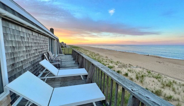 Plum Island Sunkisser: Beachfront & Views! Condo